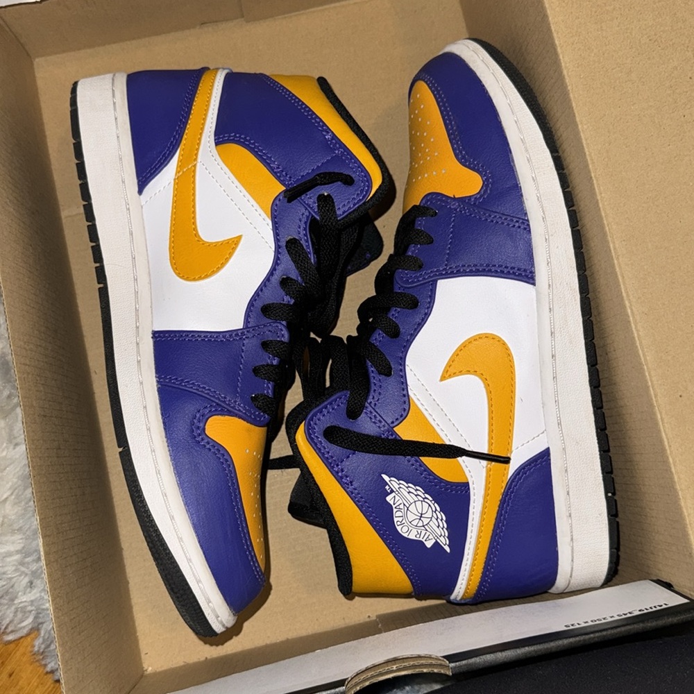 Nike Air Jordan 1 Mid “Lakers”